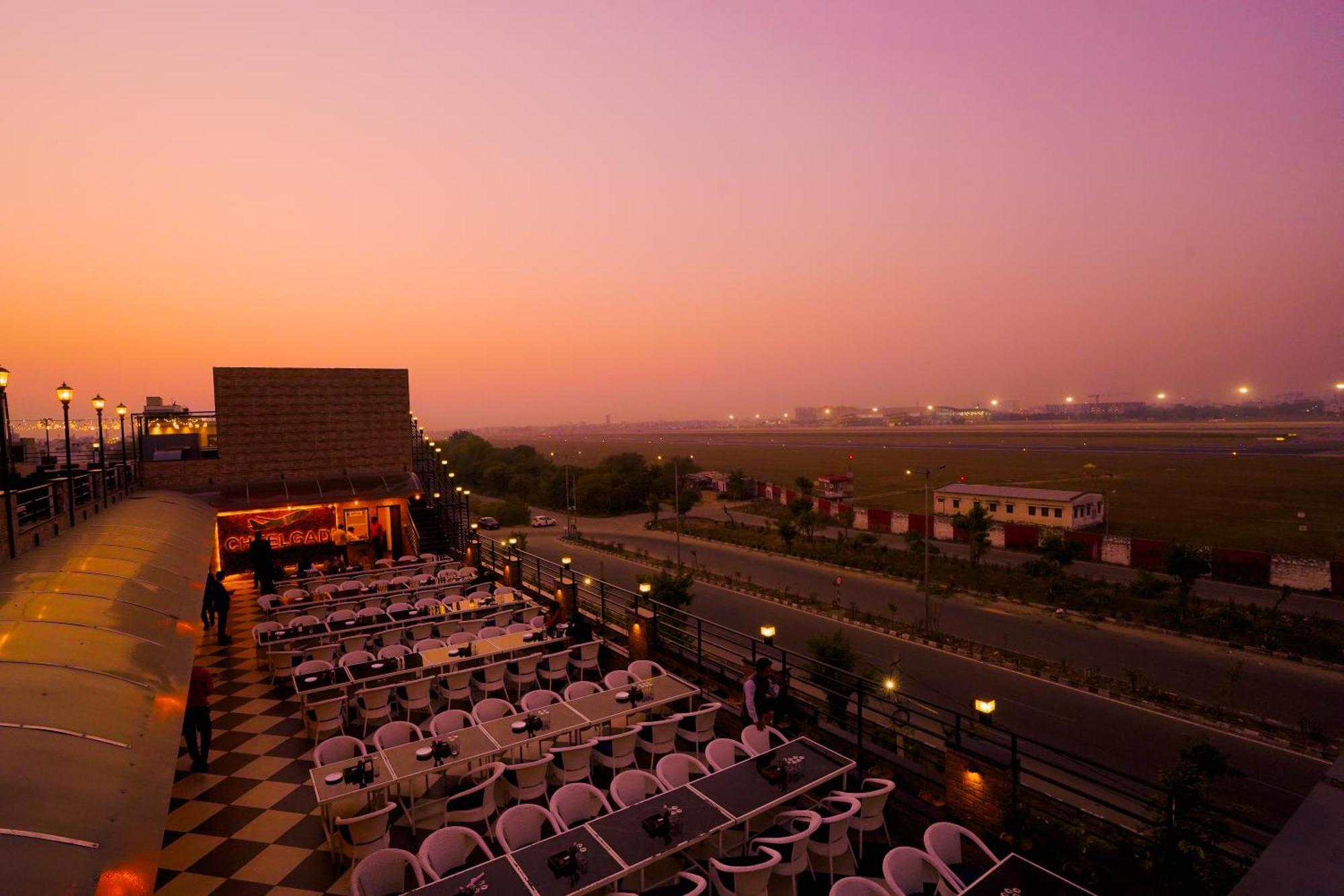 Hotel Cheelgadi Jaipur Ngoại thất bức ảnh