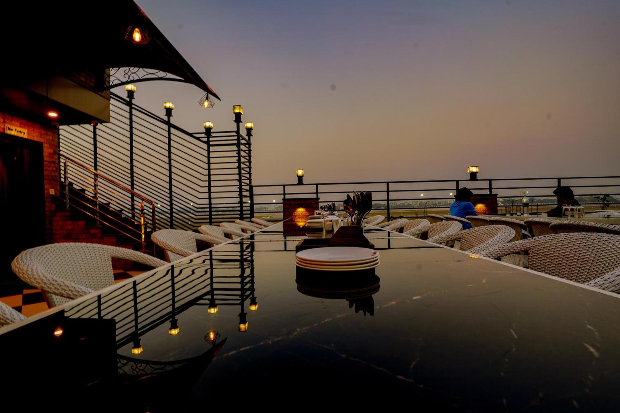 Hotel Cheelgadi Jaipur Ngoại thất bức ảnh