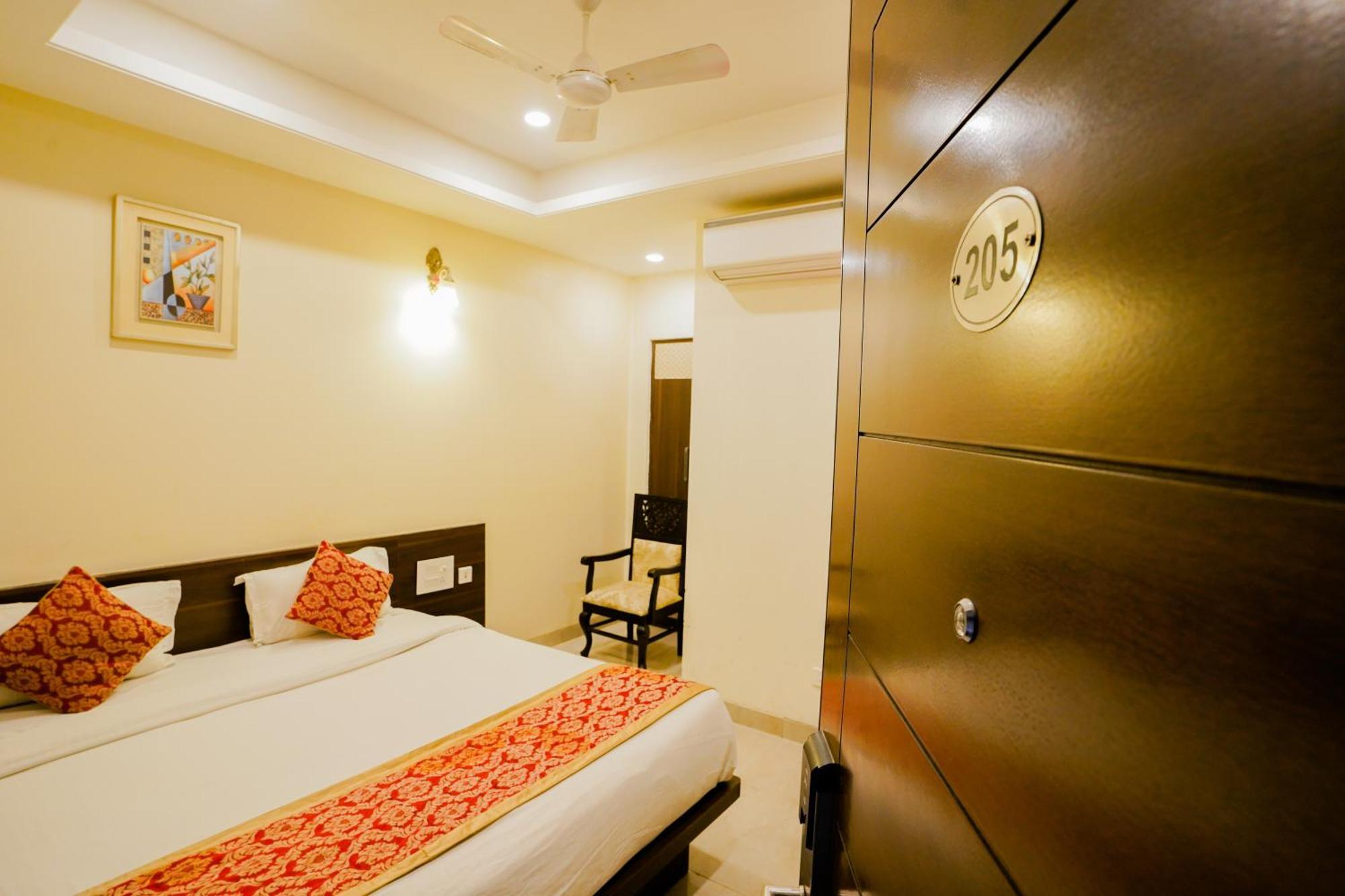 Hotel Cheelgadi Jaipur Ngoại thất bức ảnh