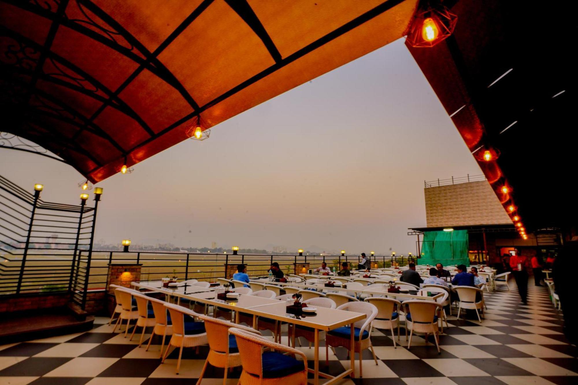 Hotel Cheelgadi Jaipur Ngoại thất bức ảnh