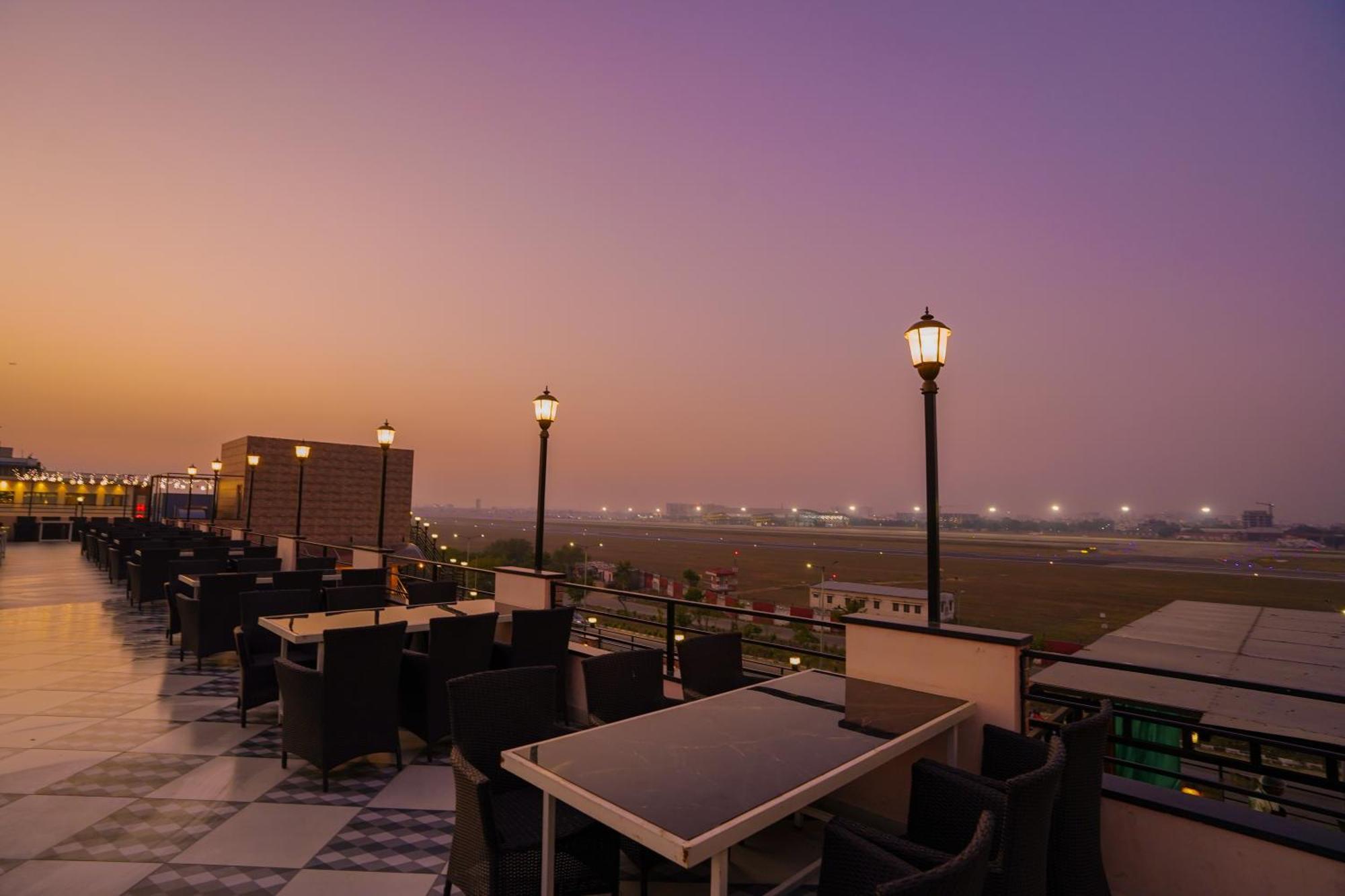 Hotel Cheelgadi Jaipur Ngoại thất bức ảnh