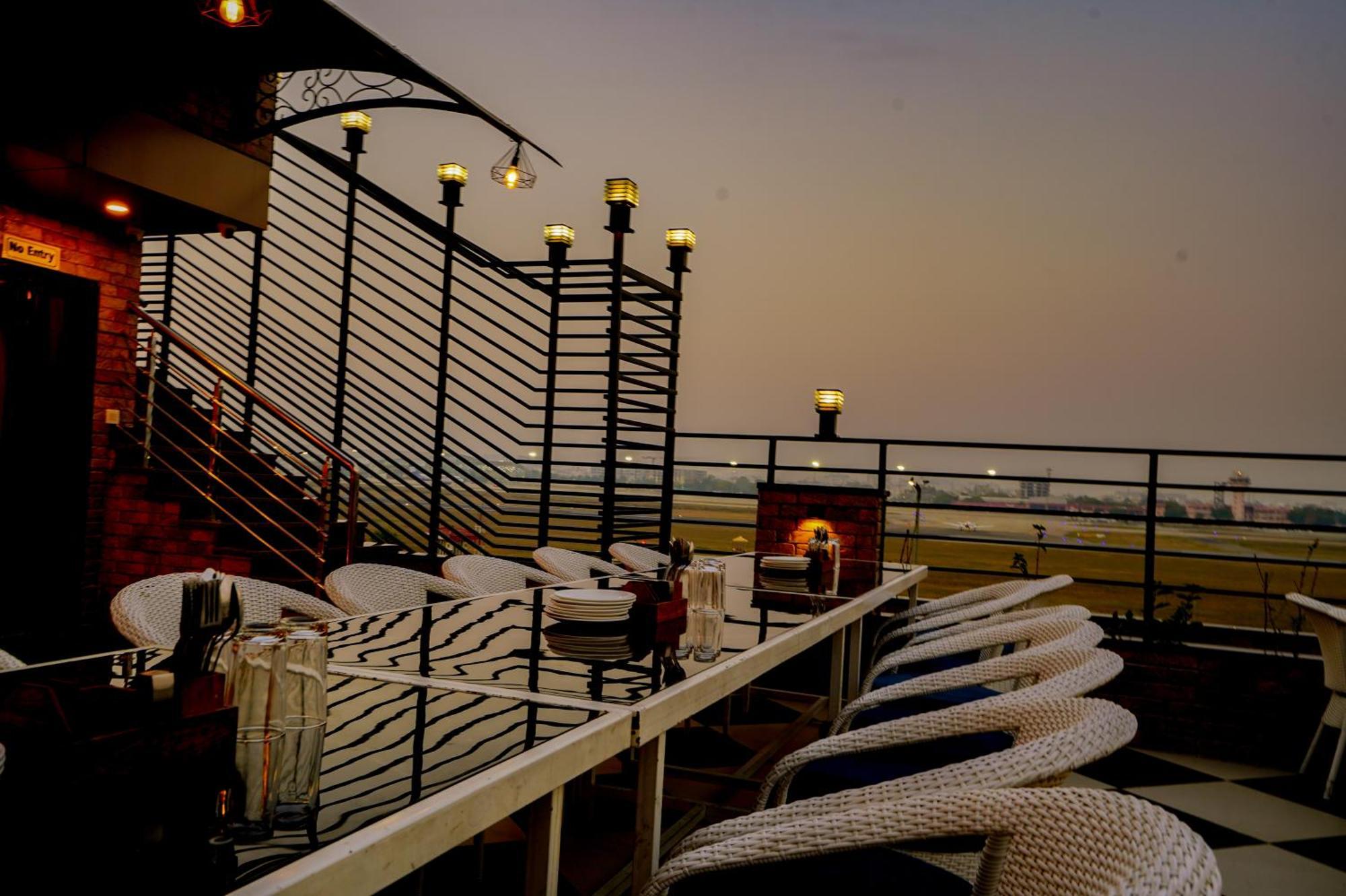 Hotel Cheelgadi Jaipur Ngoại thất bức ảnh
