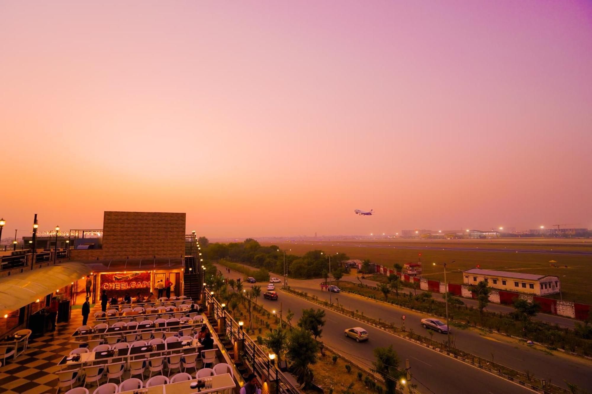 Hotel Cheelgadi Jaipur Ngoại thất bức ảnh