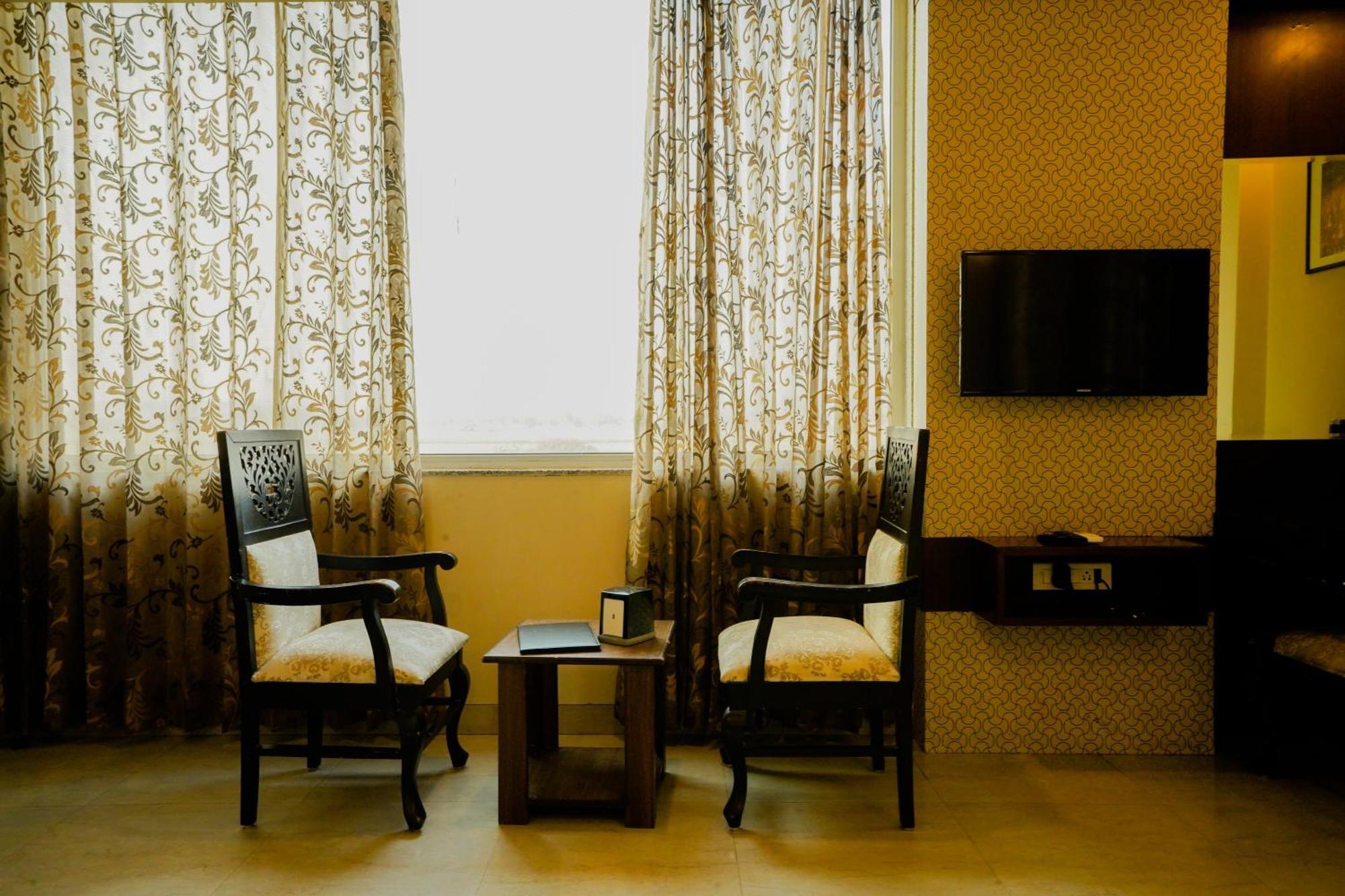 Hotel Cheelgadi Jaipur Ngoại thất bức ảnh